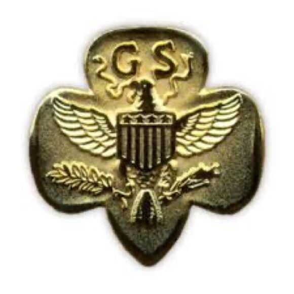 Vintage Girl Scout Traditional Membership Pin - Picture 1 of 8